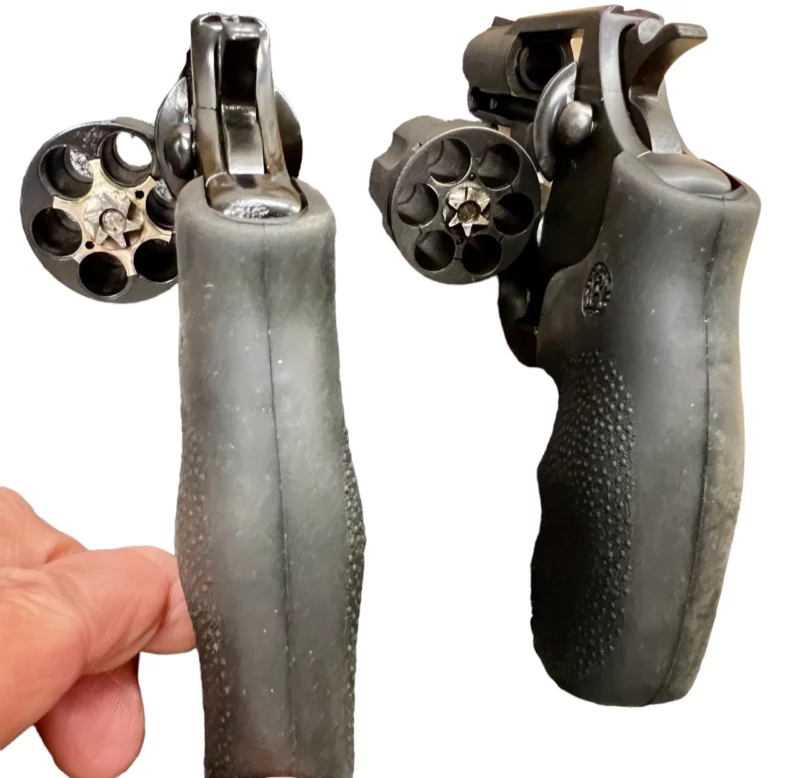 Colt Detective Special 3rd Issue, 38spl., 2" barrel, Cerakote refinish w/Hogue grips - Image 6
