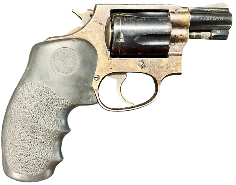 Smith & Wesson Model 36 Revolver 38 Special 2 inch Round Butt Blue 576403 - Image 2