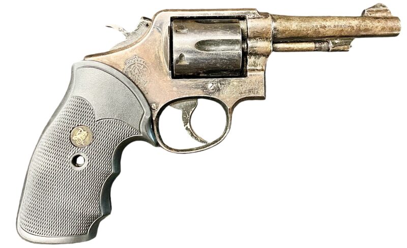 Smith & Wesson Model 10-5 Revolver 38 Special 4 inch Trooper Barrel Blue D38937 - Image 2