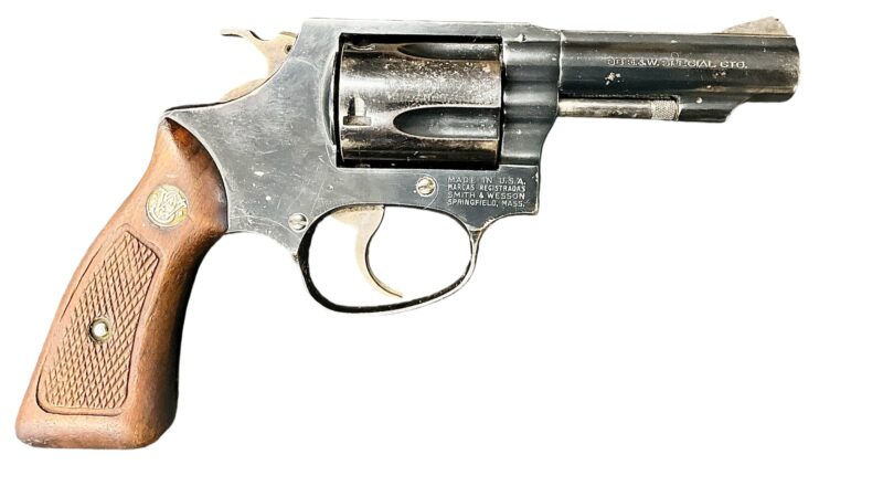 Smith & Wesson Model 36 Revolver 38 Special 3 inch Square Butt Blue J643788 - Image 2