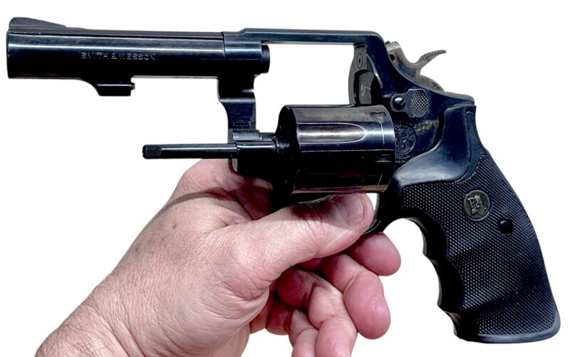 Smith & Wesson Model 10-10 Polymer grip, blued, 4" heavy barrel .38Spl Excellent condition - Image 8