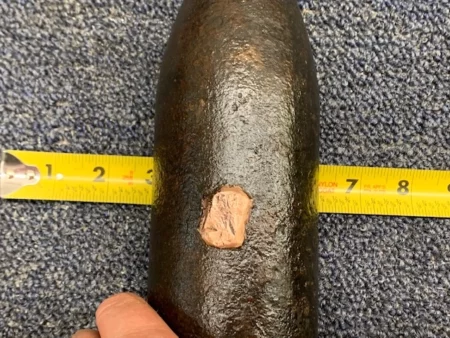 ORIGINAL BRITISH 3" ARMSTRONG ARTILLERY SHELL (INERT)