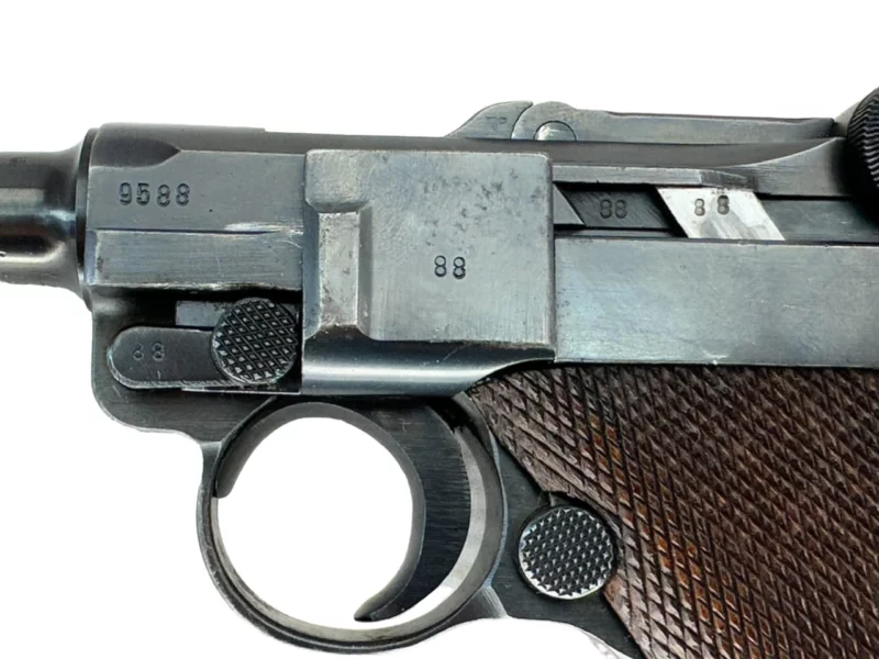 Luger P08 1940 42 marked all matching, w/matching mag, 98% original finish - Image 4